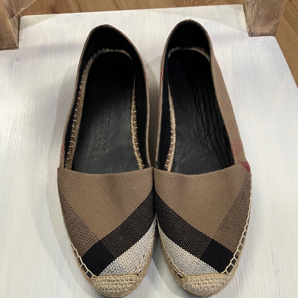 Burberry women’s Espadrilles - Black, Tan, and Cream Sude:39 1/2